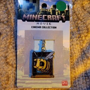 New- Minecraft Movie Bee Alloy Key Chain Rare Cinema Collection